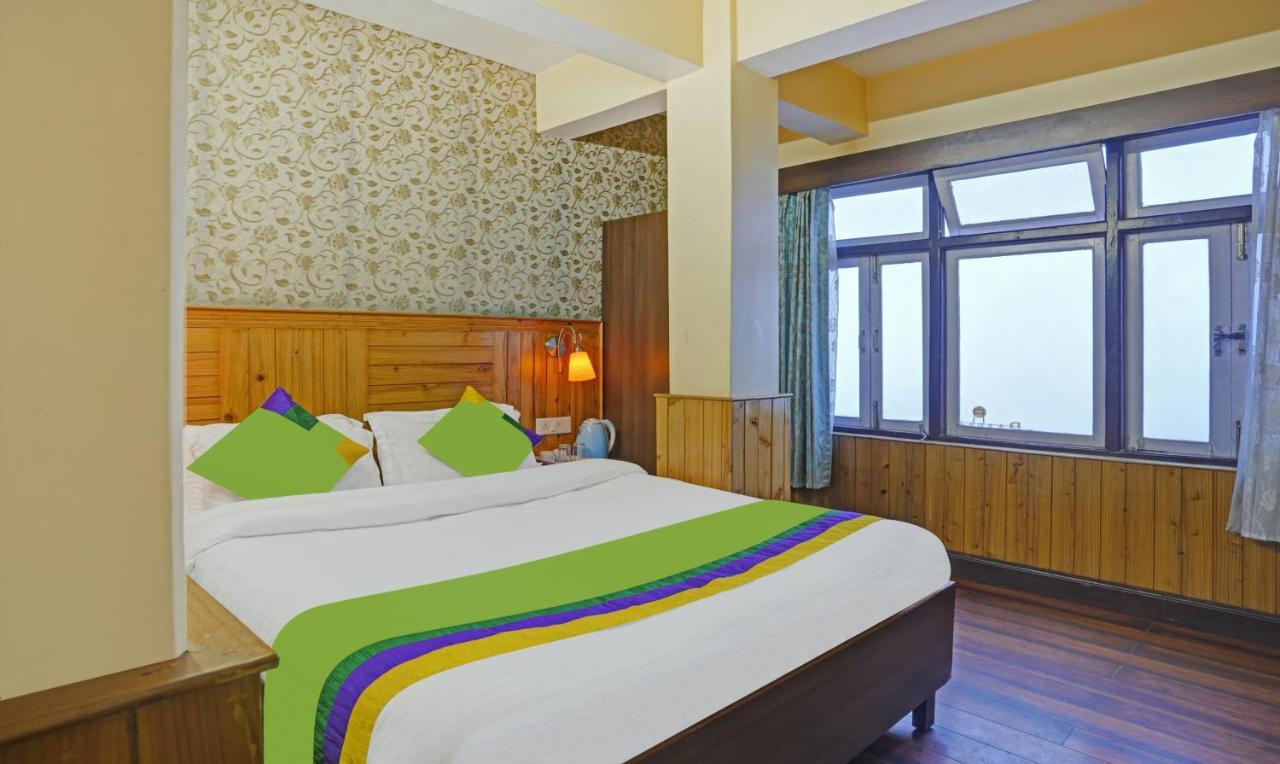 Treebo Trend The Pinewood Hotel Дарджилинг Екстериор снимка