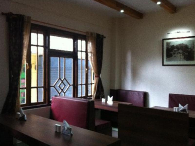 Treebo Trend The Pinewood Hotel Дарджилинг Екстериор снимка